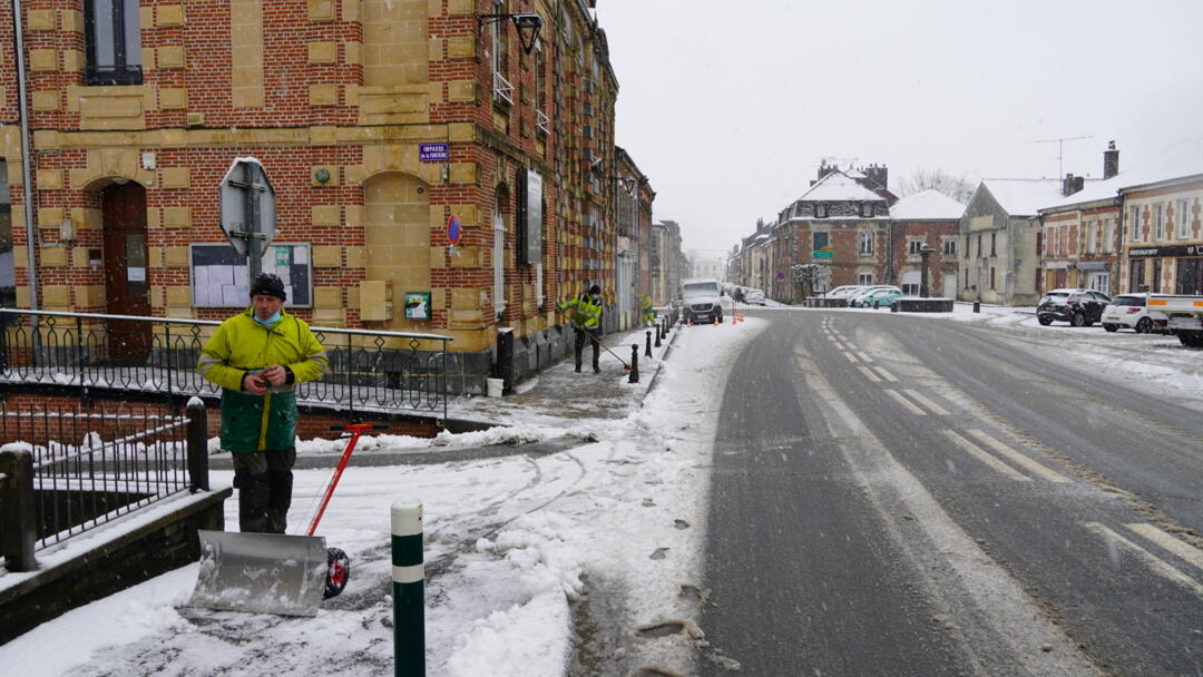 Deneigement à MAUBERT-Fontaine par les équipes de la mairie