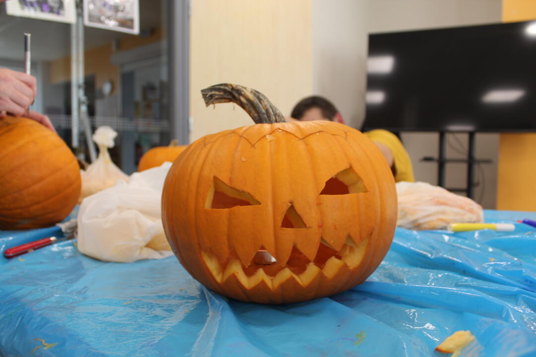 photo d'une citrouille sculptée