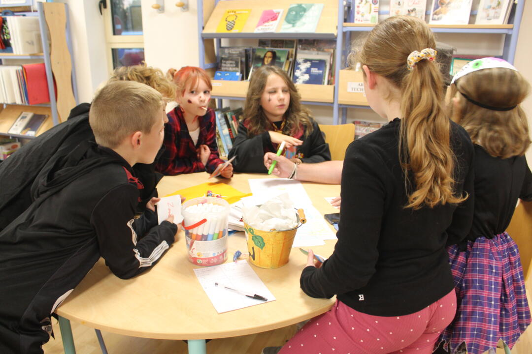 autour de la table avec un jeu