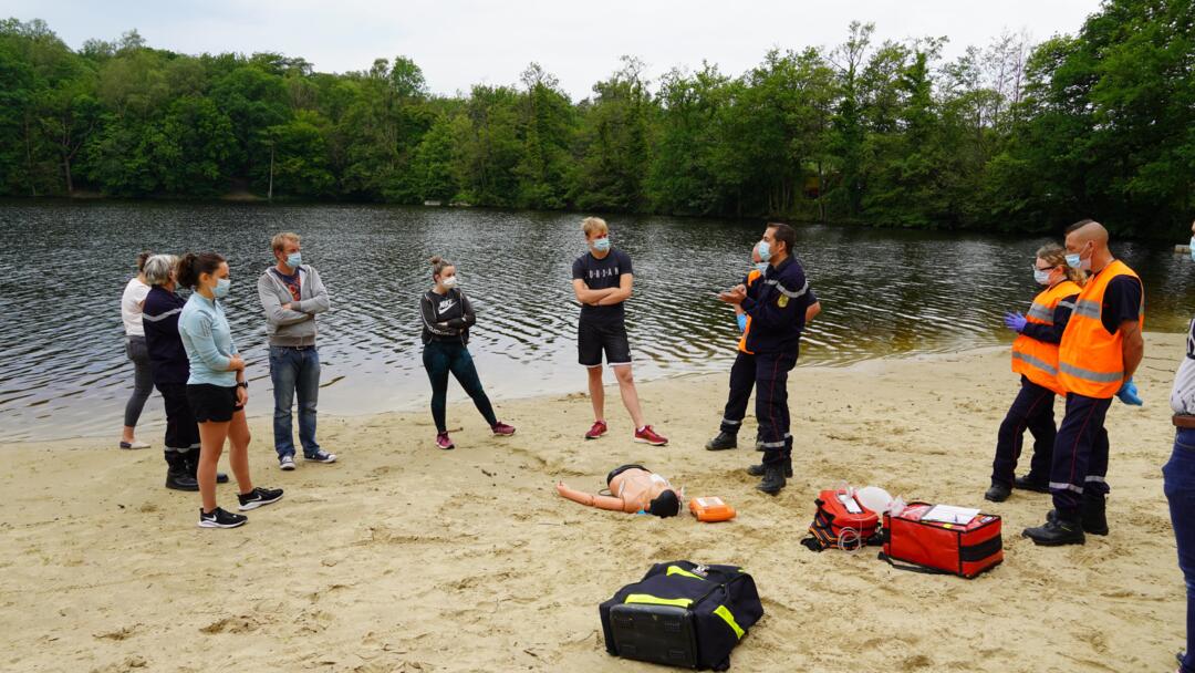 Rencontre sapeur pompier et nageur sauveteur etang de la motte
