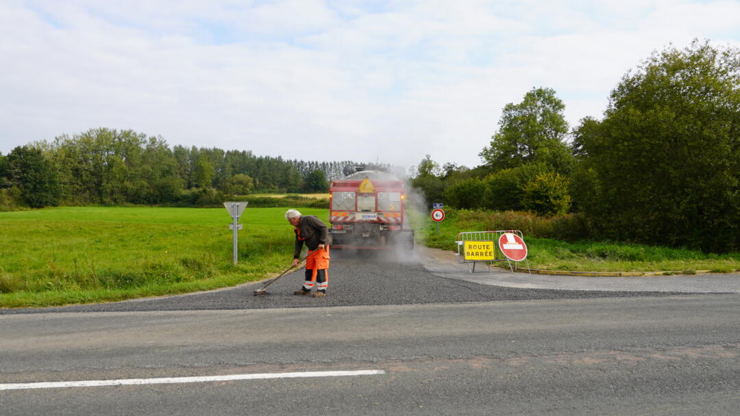 Travaux voirie eteigniere route de foulzy 
