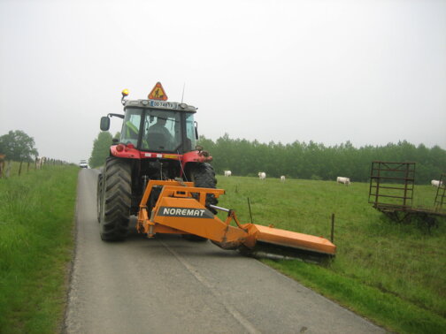 Fauchage entretien de la voirie