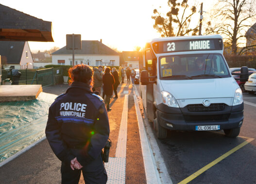 police municipale bus ecole maubert fontaine