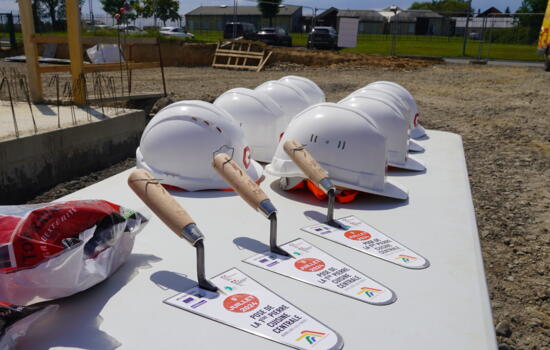 Pose première pierre cuisine centrale 1